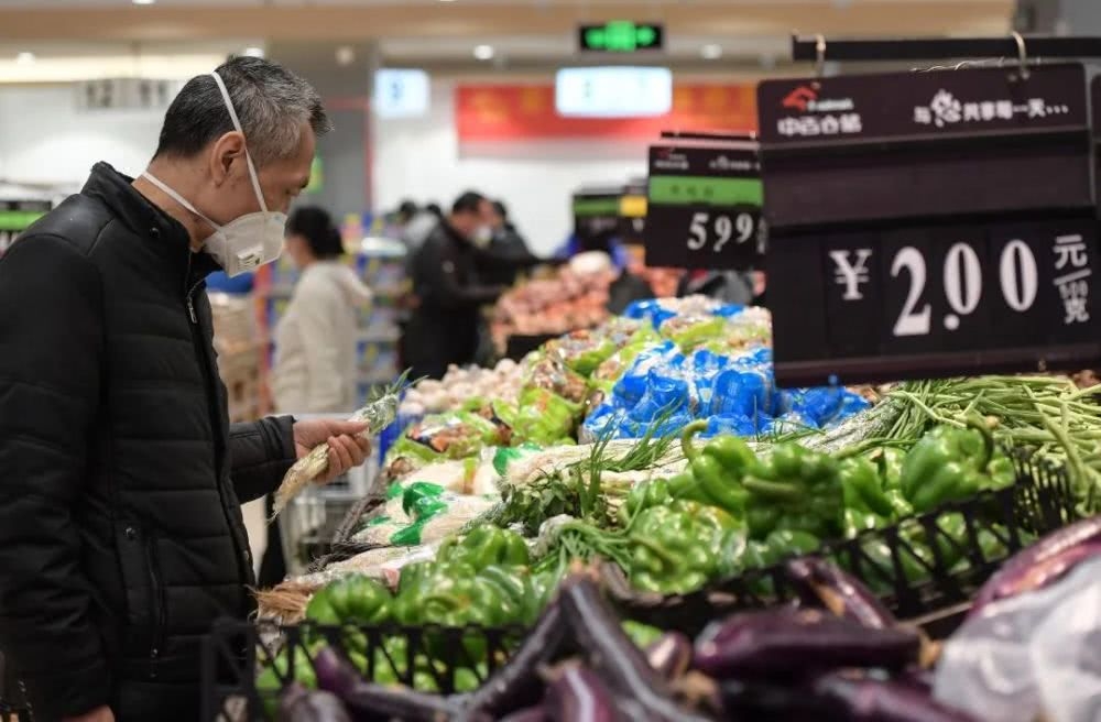 疫情中，一個中產(chǎn)家庭能撐多久？